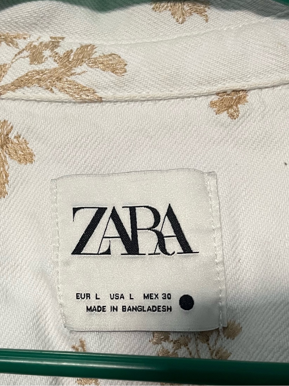 Zara White Cropped Jean Jacket with Floral Print - Picture 3 of 4